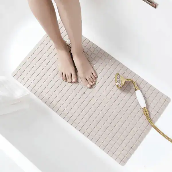 Badkarsmatta vit, textil, rutig mönster, badrumsmatta för badkar, färg vit, material textil.