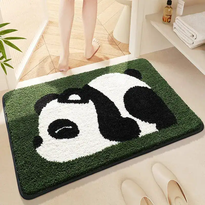 Badmatta barn panda, grön bakgrund, mjuk textil, badrumsmatta för barn.