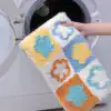 Badrumsmatta Blompatchwork i färgglada blommönster, hållbar och lätt att rengöra.