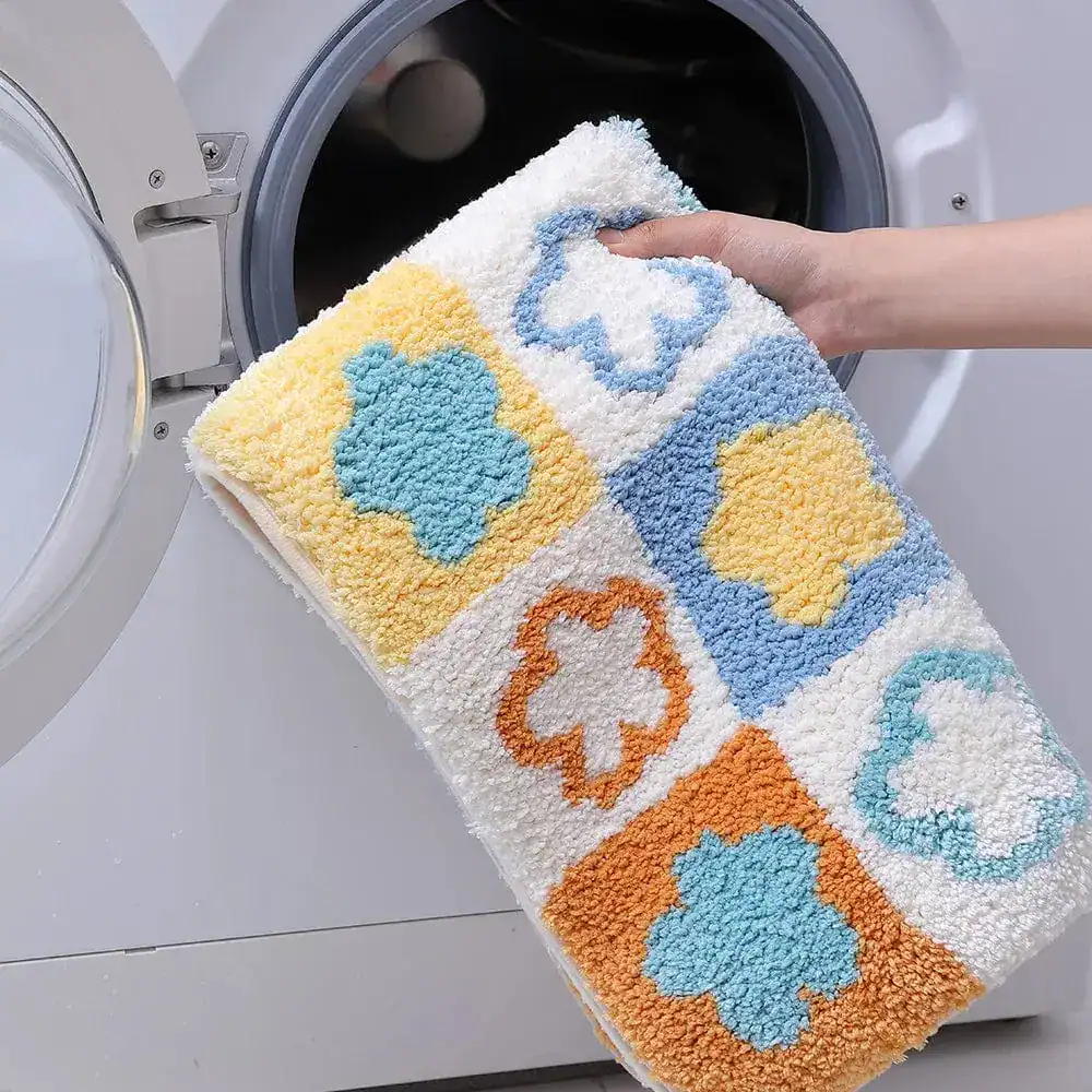 Badrumsmatta Blompatchwork i färgglada blommönster, hållbar och lätt att rengöra.