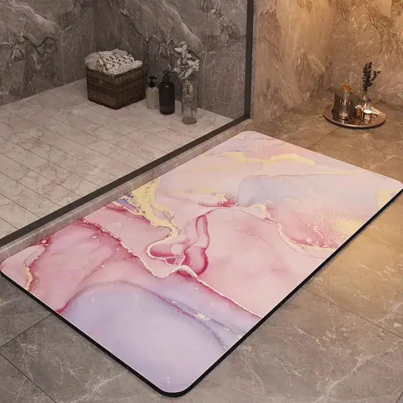 Badrumsmatta Diatomit Marmor Blå med rosa och gyllene flöden på marmorgolv.