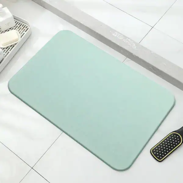 Badrumsmatta Diatomit Mint, mjuk och vattentät, idealisk för badrummet med modern design.