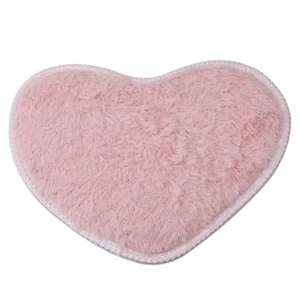 Badrumsmatta hjärta i turkos, mjuk fluffig textil för badrummet.