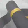 Industriell grå badrumsmatta med gul rand, textilmaterial, vattenresistent och hållbar.