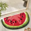 Badrumsmatta Kiwi i form av vattenmelon, röd och grön, för badrummet.
