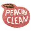Badrumsmatta Peachy Clean i rosa, form som päron med text, mjuk och färgstark för badrum.