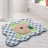 Badrumsmatta Persika, blommig design, mjuk textil, badrumsmatta med persikafärgad blomma.