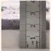 Badrumsmatta våffelmönster, material och tjocklek i millimeter, mätning med linjal.