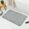 Brun badrumsmatta med rutig mönster, idealisk för badrummet med modern design och mjuk textur.